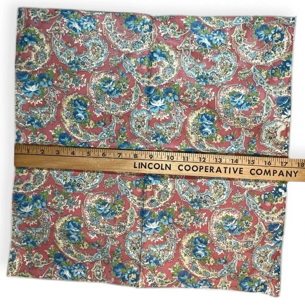 Vtg Cloth Napkins Floral Paisley Retro Cotton Perm Press Print 17